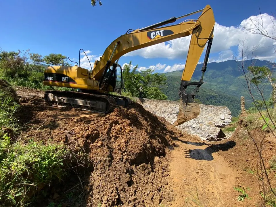 Despliega Infraestructura maquinaria en Hermenegildo Galeana y Tepatlán