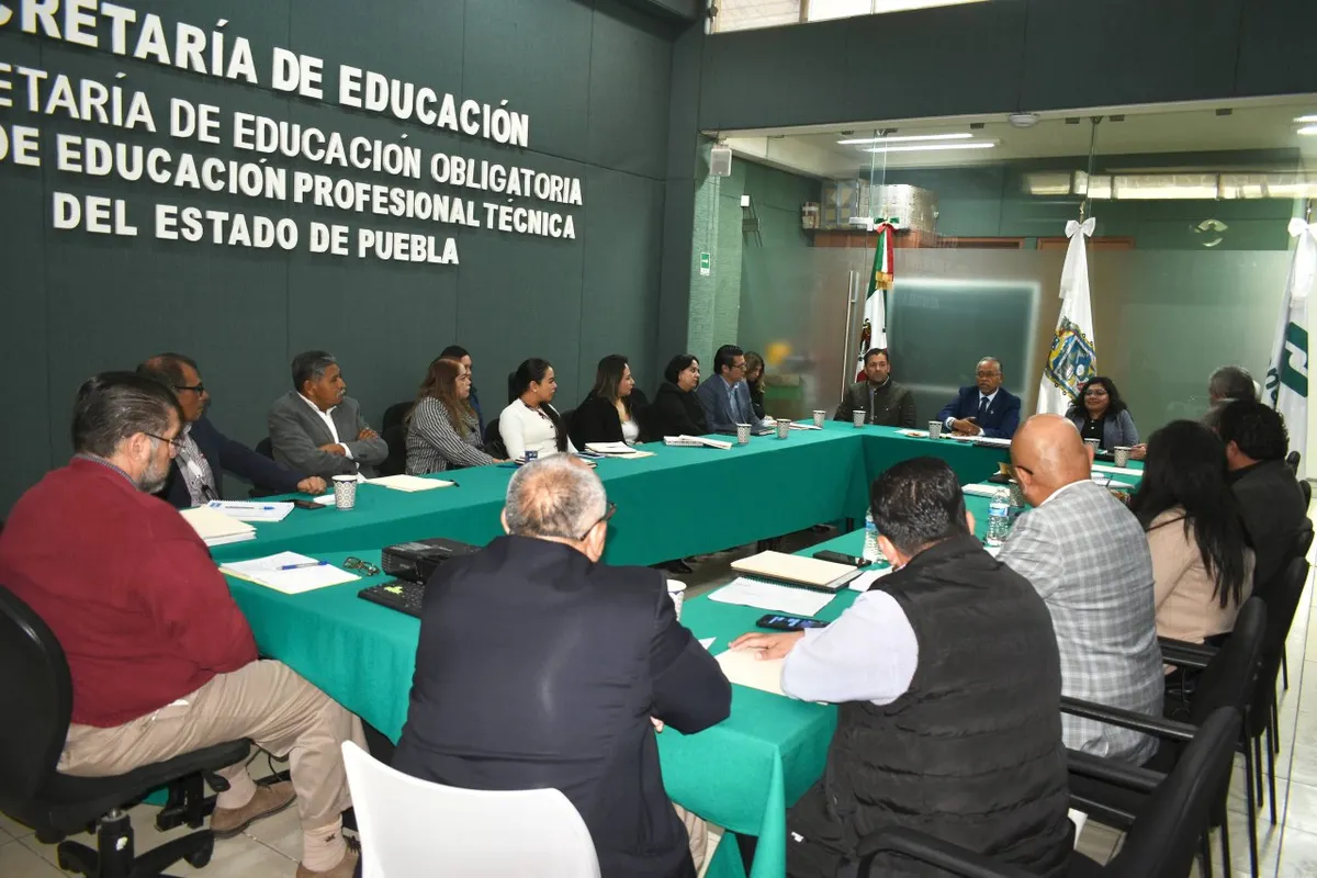 Con el objetivo de reforzar las estrategias académicas y administrativas y priorizar la formación integral del alumnado