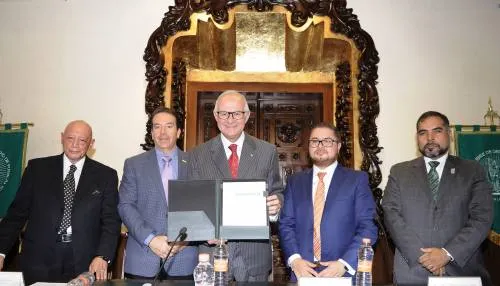 Hermana calidad del estudio a la Escuela Libre de Derecho de Puebla y México