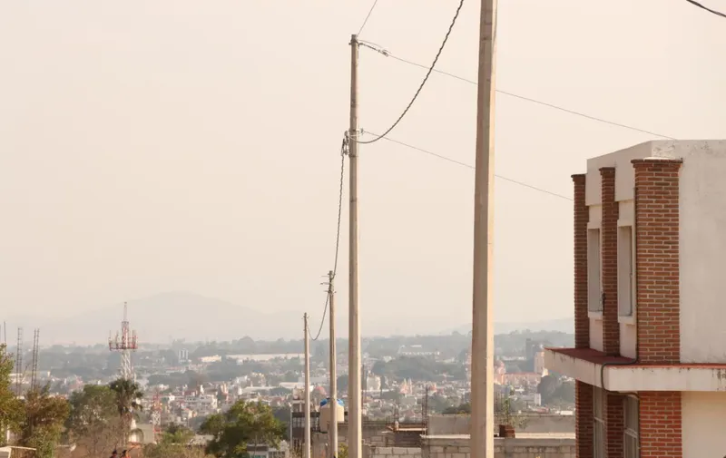 Inaugura Ariadna Ayala ampliación de red eléctrica en la colonia Universidades, en Atlixco