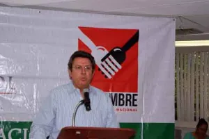 Entrega federación más recursos a artesanos poblanos