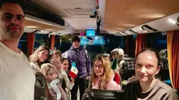 Seis mexicanos más llegan a Rumania huyendo de la guerra en Ucrania