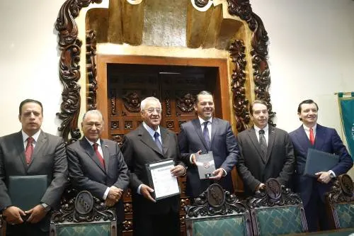 Presentan en la ELDP el libro: “Prontuario del Sistema Nacional Anticorrupción”