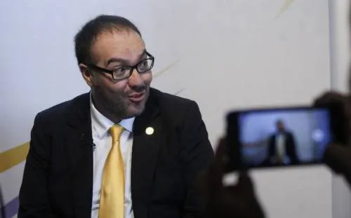 Delibera PRD sanciones a diputados que apoyaron a Morena