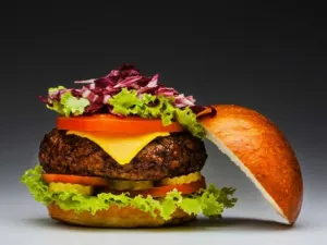 11 alimentos dañinos capaz de ”comerte” el cerebro