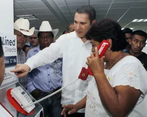 Gobernador recorre el Centro Integral de Servicios de Izúcar