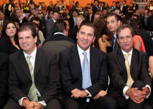 Asiste RMV al 10 Aniversario de Ultra Noticias