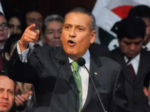 Va Beltrones por causas de jóvenes y mujeres con ‘el PRI del Siglo XXI’