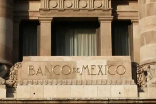 Economía mexicana se hundiría hasta 10.5% en 2020: Banco de México