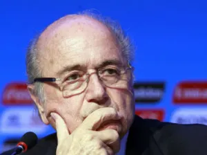 Hija de Joseph Blatter lo defiende de ‘envidia y odio’