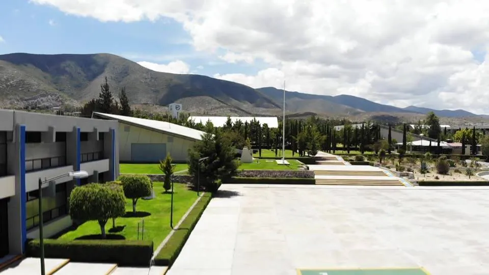 Por beneficiar negocio de un hermano, rectora de Tecamachalco ordenó el regreso a clases de todos los alumnos al mismo tiempo