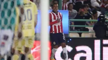 ¡Debut de ensueño! Chivas gana 2 por 1 a León en calidad de visitante