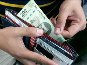 Mancera prevé aumento salarial en febrero o marzo de 2016