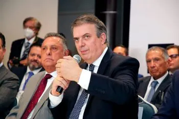 Respeta gobernador de Puebla las críticas de los aspirantes a la candidatura presidencial de Morena