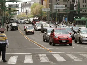 Más de 3 mil policías vigilarán que se cumpla el Hoy No Circula