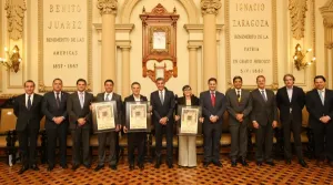 Tony Gali entrega Cédula Real a Pilar Conesa, José Huizar y Aníbal Gaviria