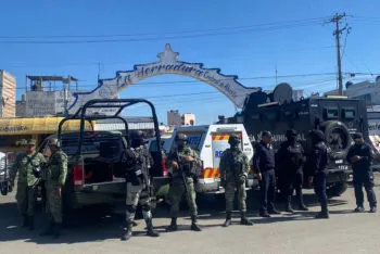 Despliegan operativo en inmediaciones de la Central de Abasto ante demandas de los locatarios