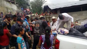 Entrega MC y Moto Clubes víveres y ropa en la Sierra Norte