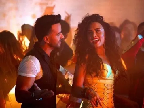 Fonsi y Demi Lovato versionan en inglés ‘Échame la culpa’