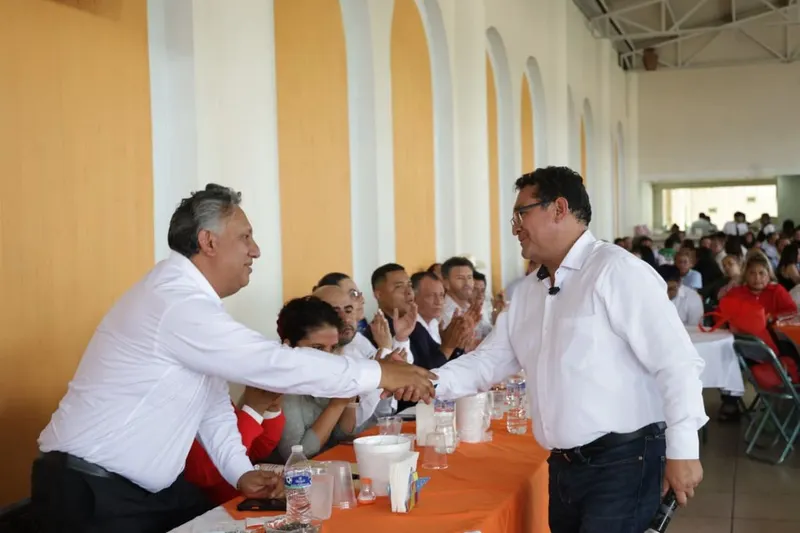 congreso-pue-pavel-gaspar-docentes-mixteca