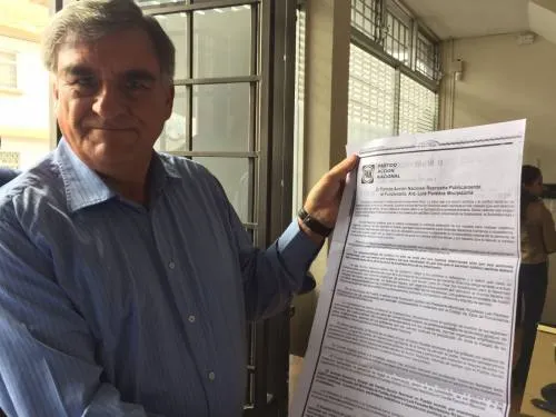 Luis Paredes exige a Lalo Rivera una disculpa pública y pague el daño moral