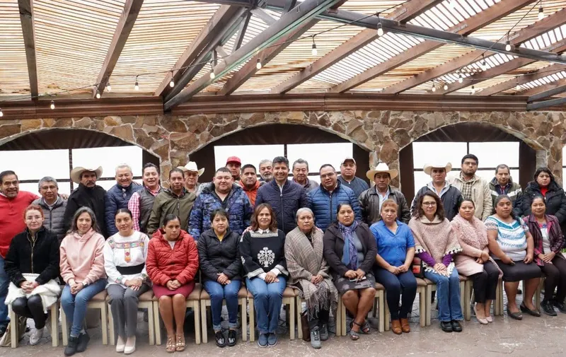 eduardo-rivera-reunion-habitantes-sierra