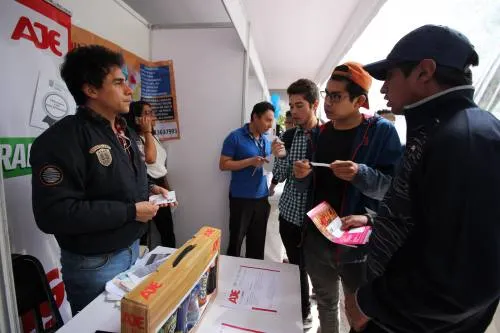 Primera Feria del Empleo ofertó más de 2 mil 200 vacantes