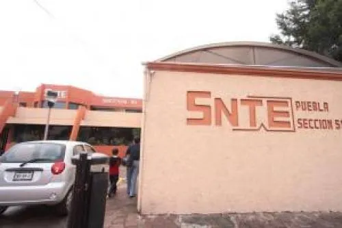 Invade el pánico a las secciones 23 y 51 del SNTE: eliminan 30 toneladas de archivos