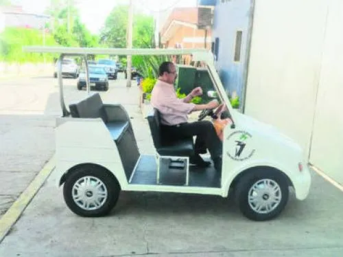 Auto solar va contra mototaxi, participan en el proyecto ingenieros de Oaxaca y Puebla