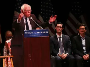 Bernie Sanders dice que votará por Hillary Clinton