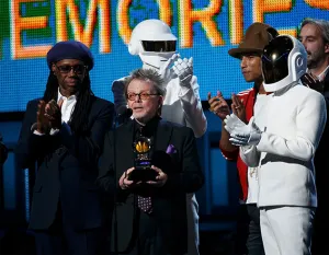 Daft Punk arrasa en los premios Grammy