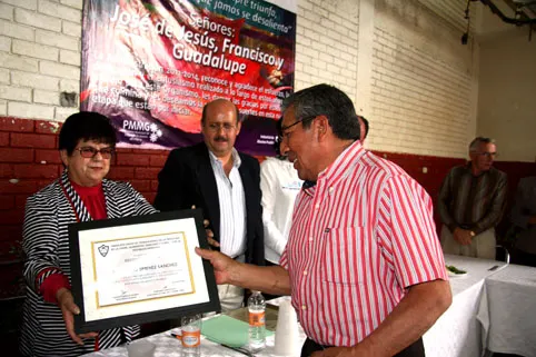 Rastro reconoce larga trayectoria de empleados