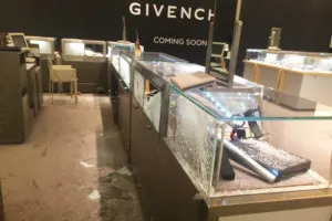 Valúan en 2.5 millones de dólares robo a joyería en Santa Fe