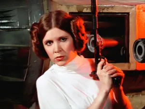 Princesa Leia sufre ataque al corazón durante vuelo