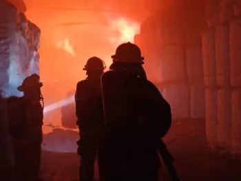 Más de 1.3 millones de litros de agua han sido utilizados para combatir incendio en parque industrial La Resurrección