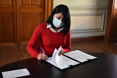 Firman Ayuntamiento y la CMIC convenio de colaboración en apoyo a personas migrantes poblanos