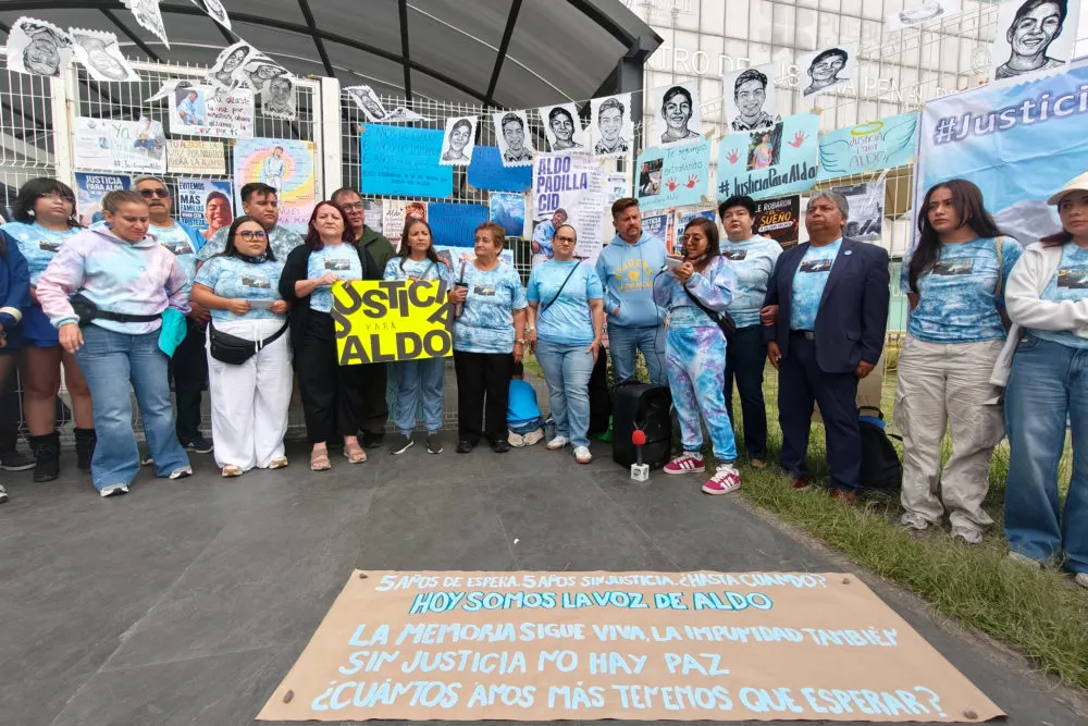 Inicia juicio por asesinato de Aldo Padilla en Puebla; familia protesta por posible salida del acusado bajo libertad condicional