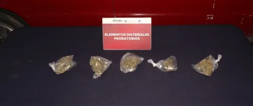 Detuvo policía municipal de Puebla a dos hombres presuntamente dedicados al robo de vehículo