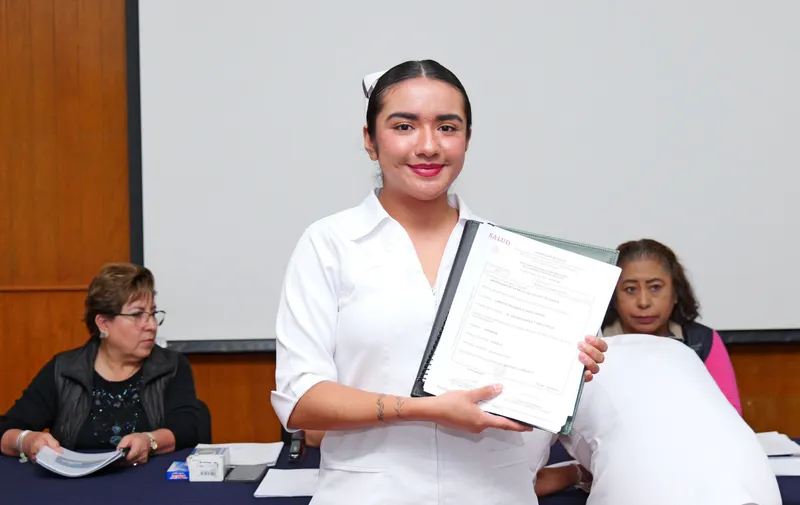Concluyen formación profesional 91 enfermeras y enfermeros de la USEP