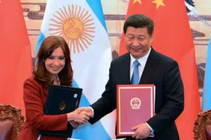 Responde China a presidenta argentina por polémicos tuits