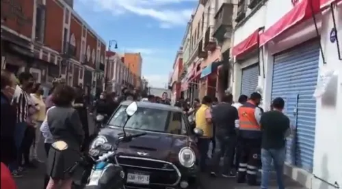 Comerciantes del CH retienen a personal de PC que clausuró negocio de giro no esencial