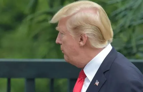 USA Today: Trump, “no apto para limpiar el baño de Obama”