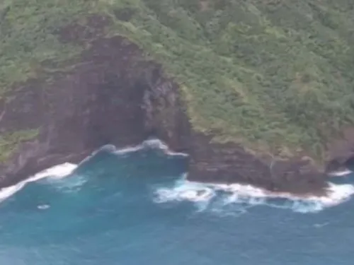 Encuentran restos de helicóptero accidentado en Hawai