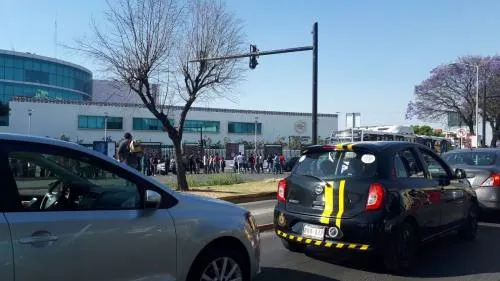Comerciantes del mercado Morelos se manifiestan frente a FGE; exigen liberación de compañeros