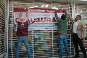 Clausuran más de una docena de tiendas chinas en Puebla por incumplir con permisos y medidas de seguridad