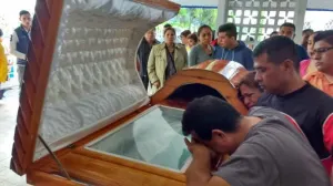 Sepultan a reportero asesinado en Tierra Blanca
