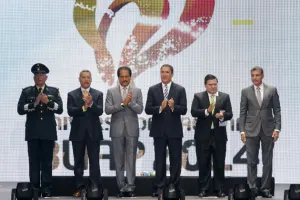 RMV, Alfonso Esparza y Tony Gali inauguran Universiada 2014