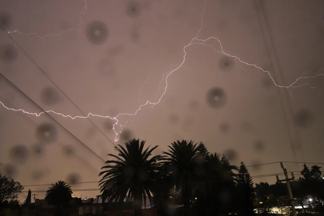 tormenta eléctrica