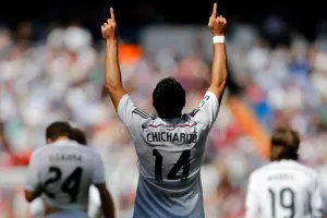 Colabora ?Chicharito? en triunfo del Real Madrid sobre el Eibar