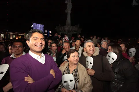 Eduardo Rivera asiste al espectáculo Voalá Station